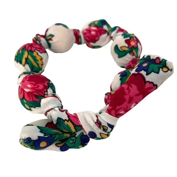 Fashionable Floral Bracelet  - Picture 1 of 3